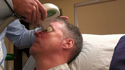 درمان پف زیر چشم با لیزر